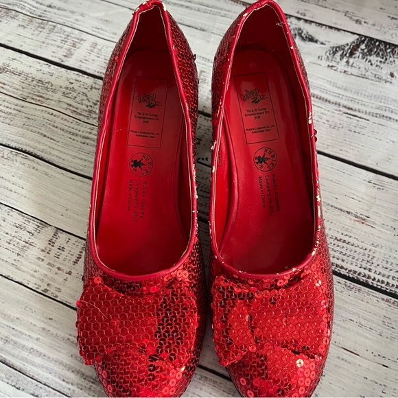 Rubies The Wizard of Oz Dorothy Deluxe Ruby Red Sequin Shoes Size 12 New - Picture 3 of 12